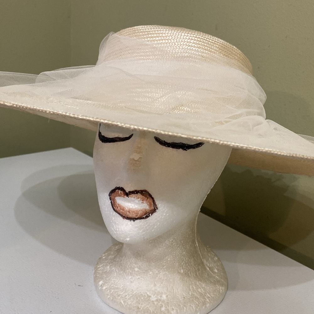 Gorgeous Eggshell Natural Straw Hat - image 6
